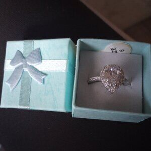 Cubic zirconia pear shaped ring, costume Jewelry sz 6 New!